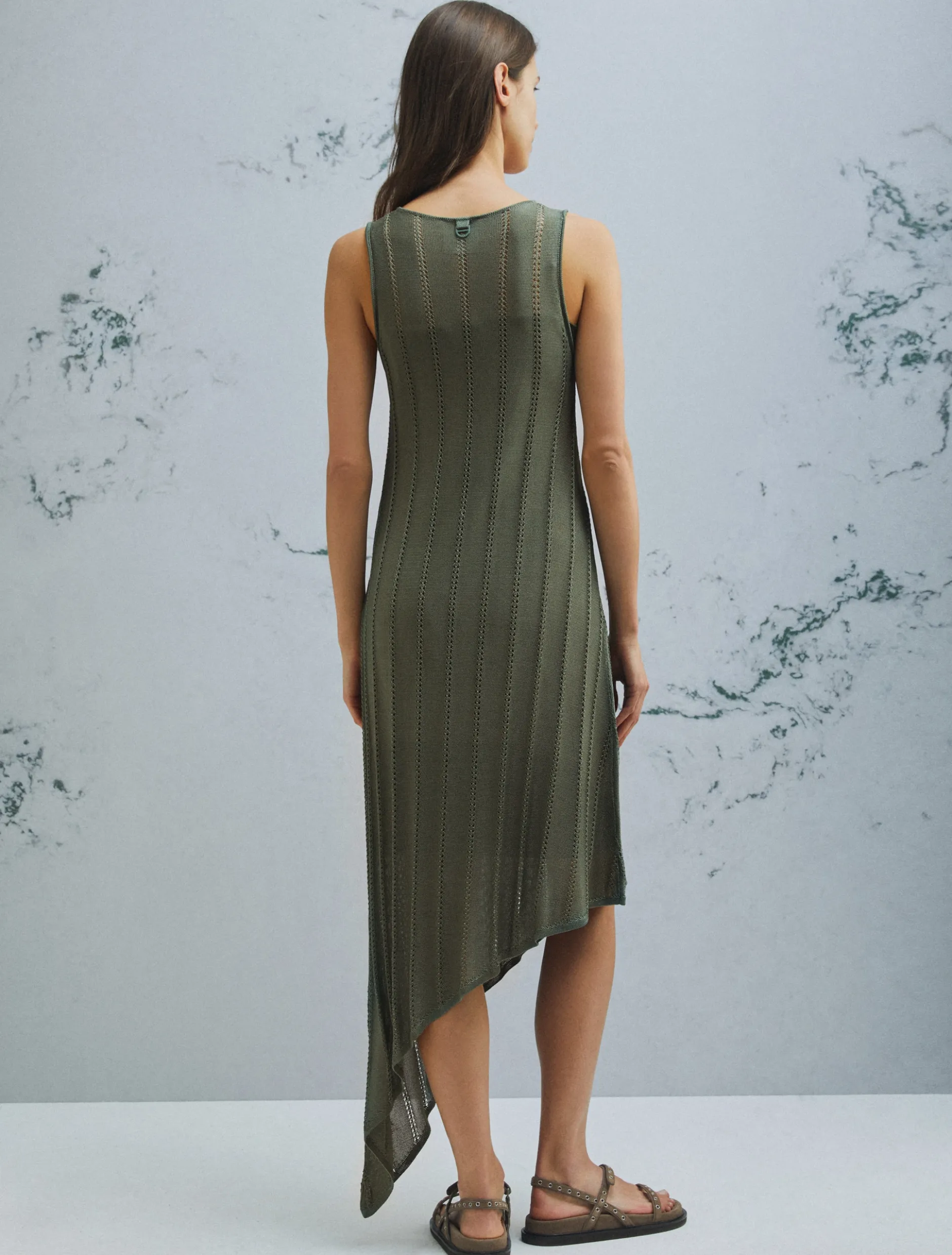 Abito asimmetrico in maglia con traforature - VERDE