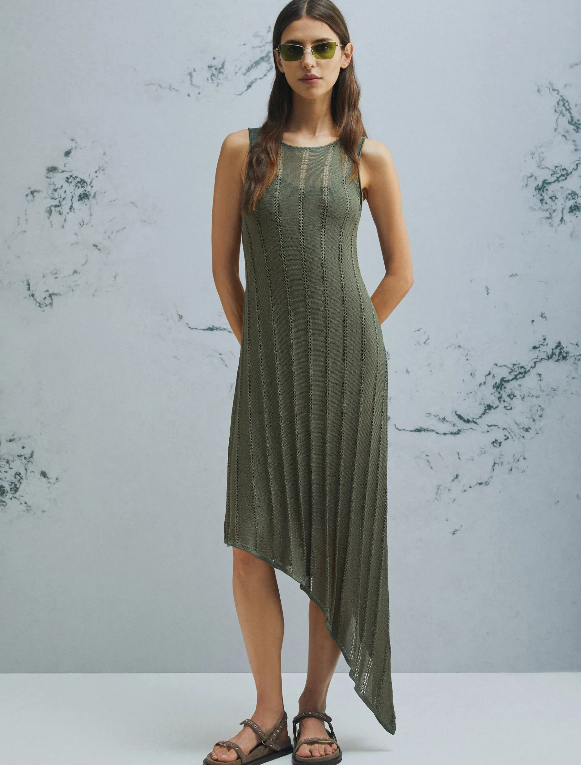 Abito asimmetrico in maglia con traforature - VERDE
