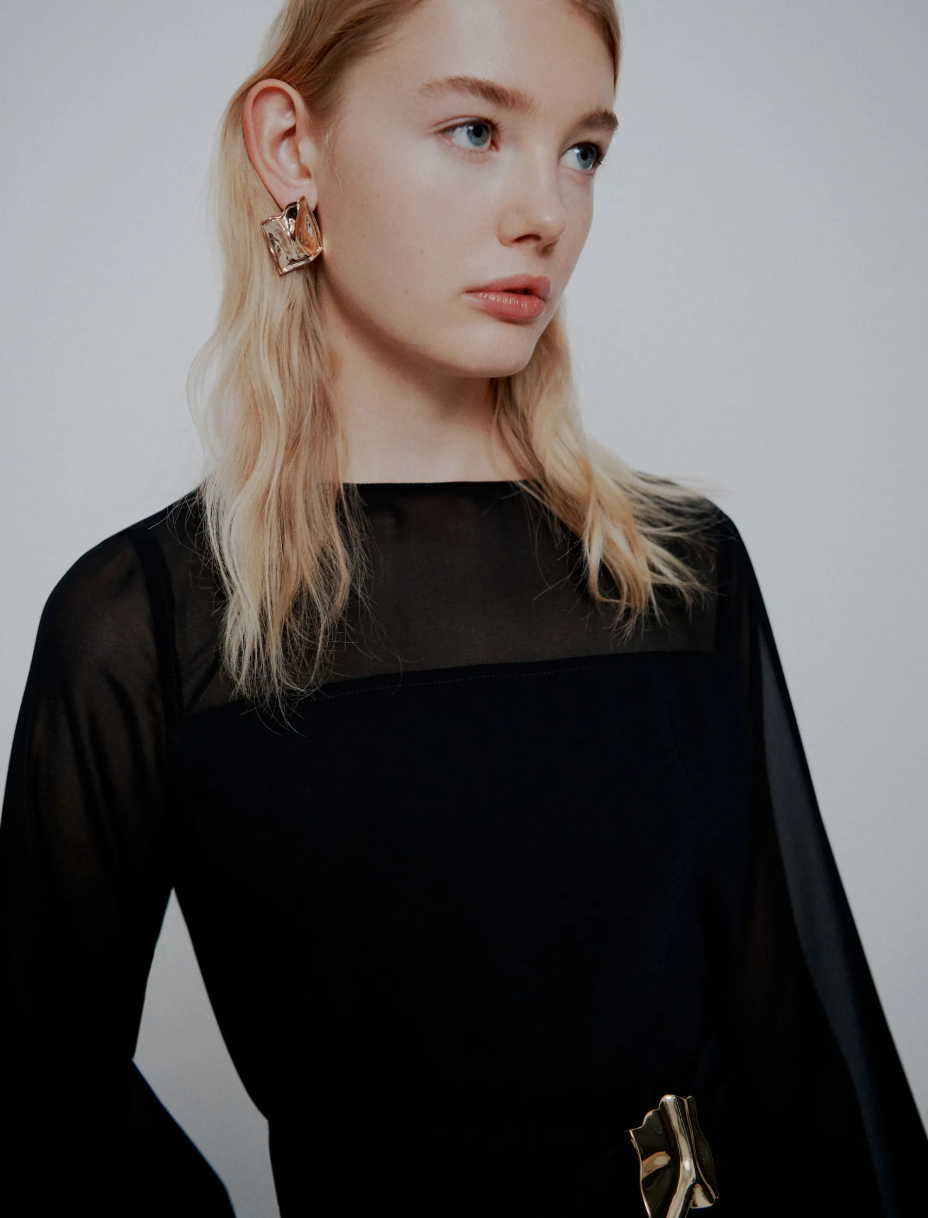 Abito con cintura in envers satin e georgette - NERO