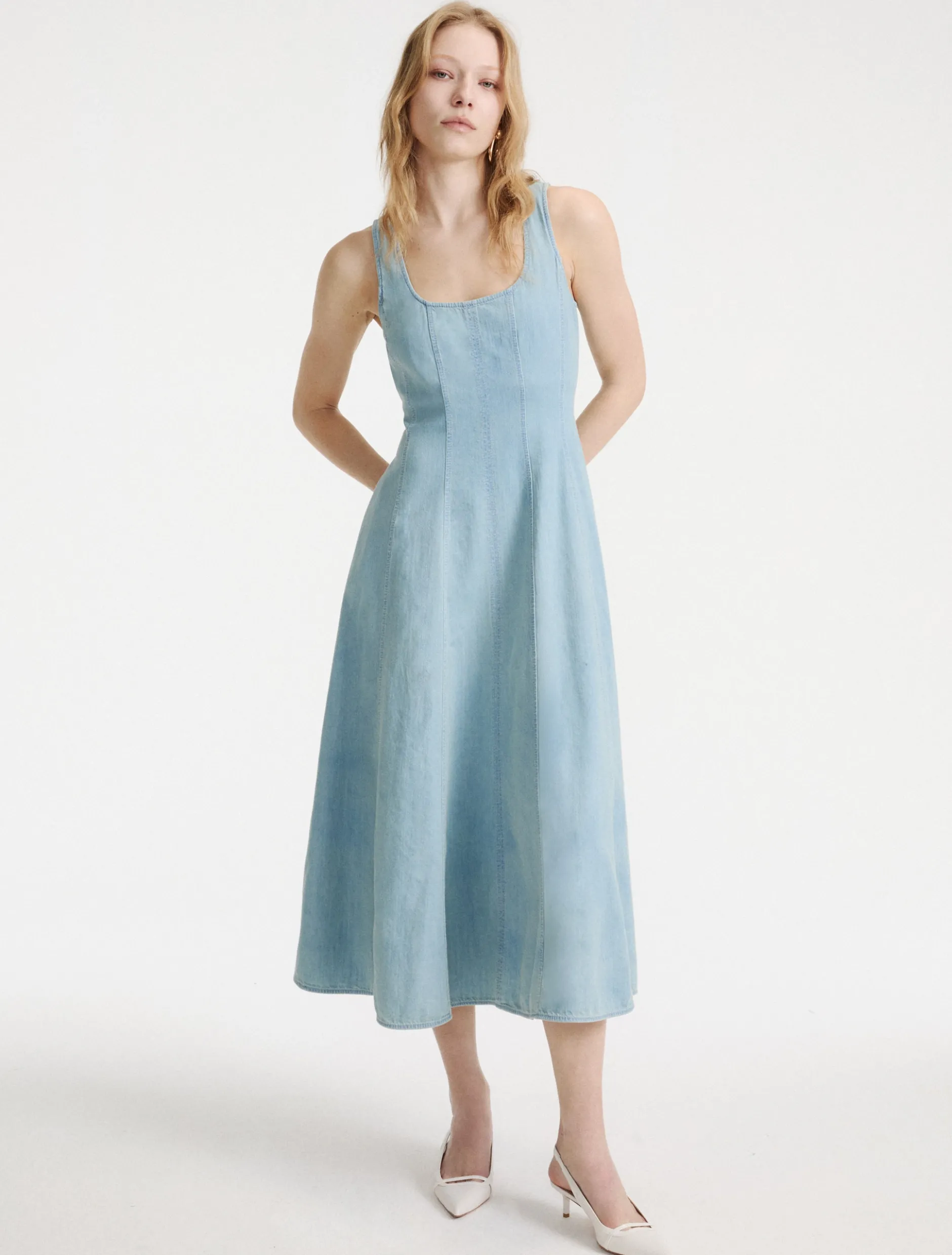 Abito sagomato in denim fluido - BLUE JEANS
