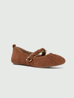 Ballerina in pelle scamosciata con catena - CUOIO