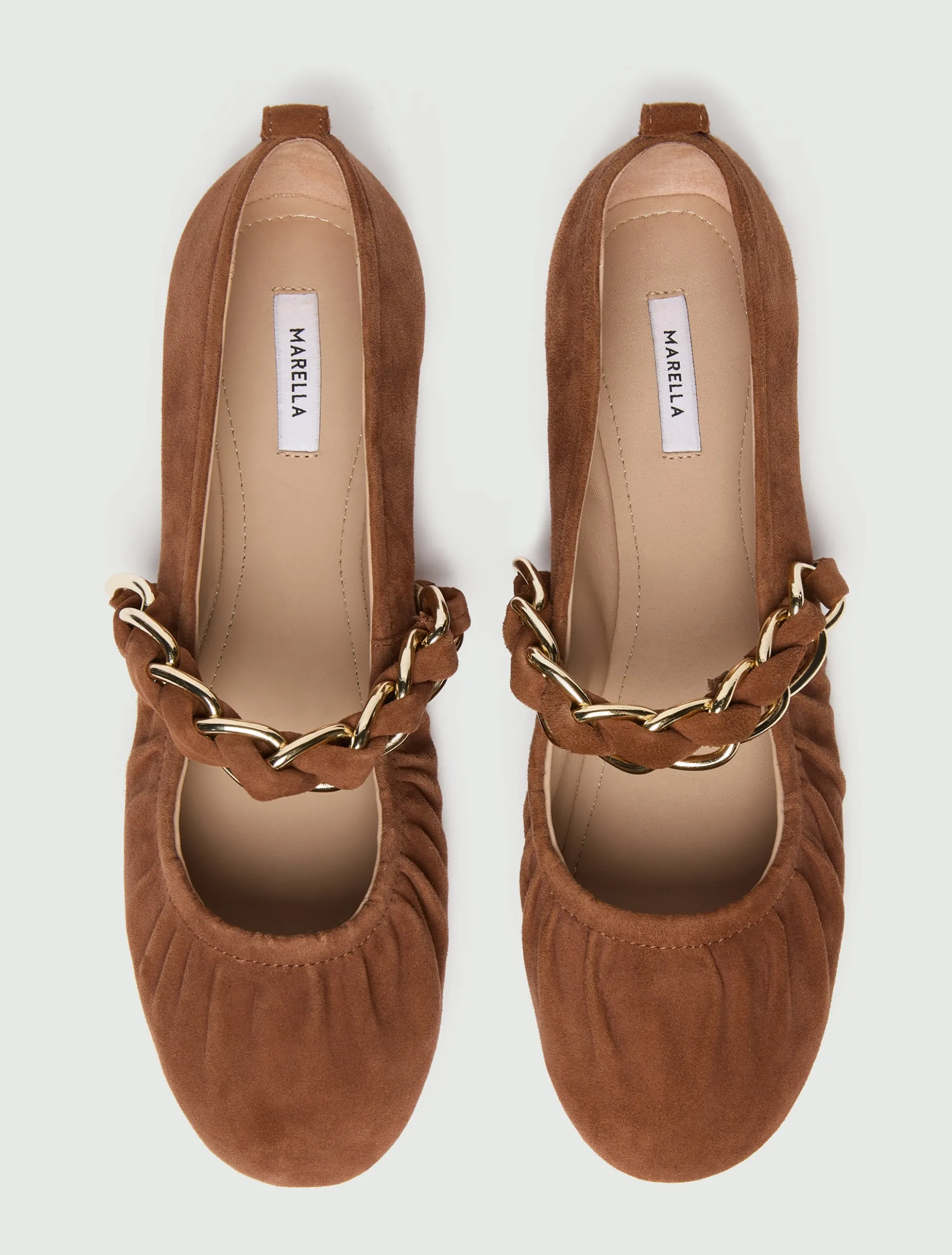 Ballerina in pelle scamosciata con catena - CUOIO