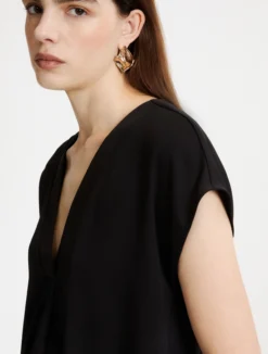 Blusa in satin fluido - NERO