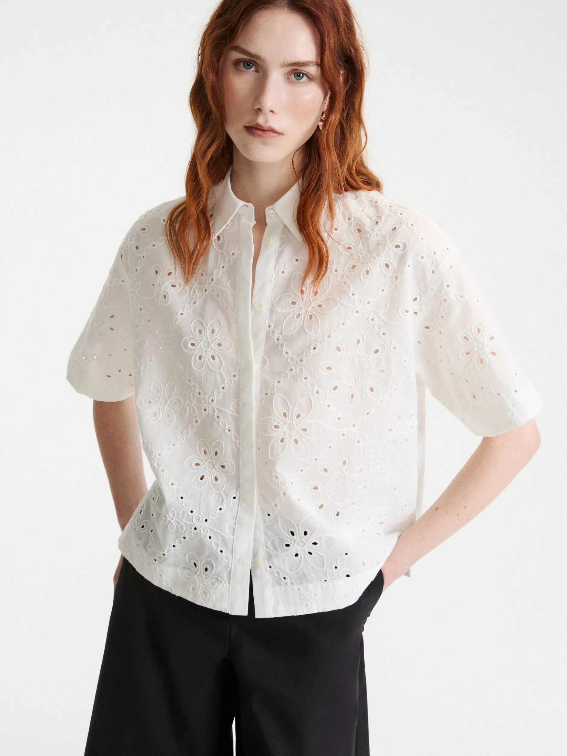 Camicia boxy in mussola ricamata - BIANCO