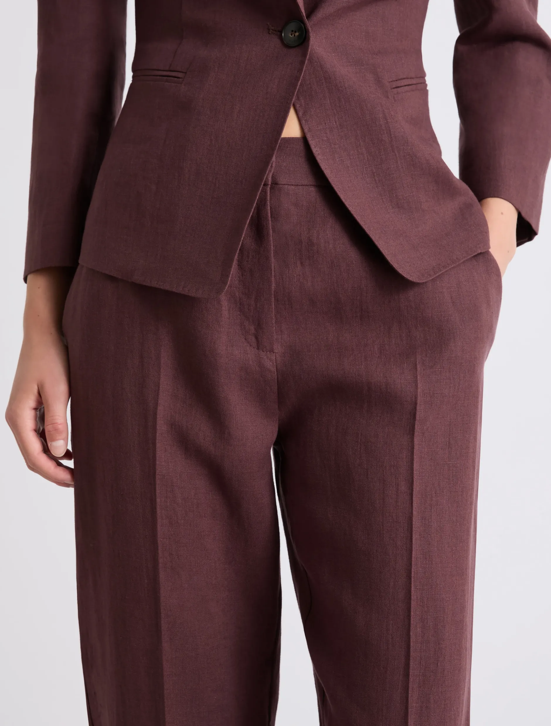 Chino in tela di lino - MARRONE