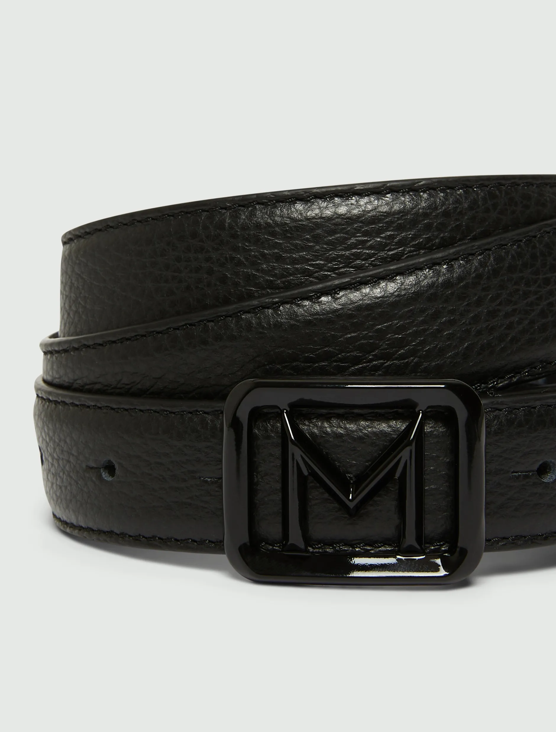 Cintura con medaglione M - NERO