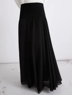 Gonna svasata in georgette - NERO