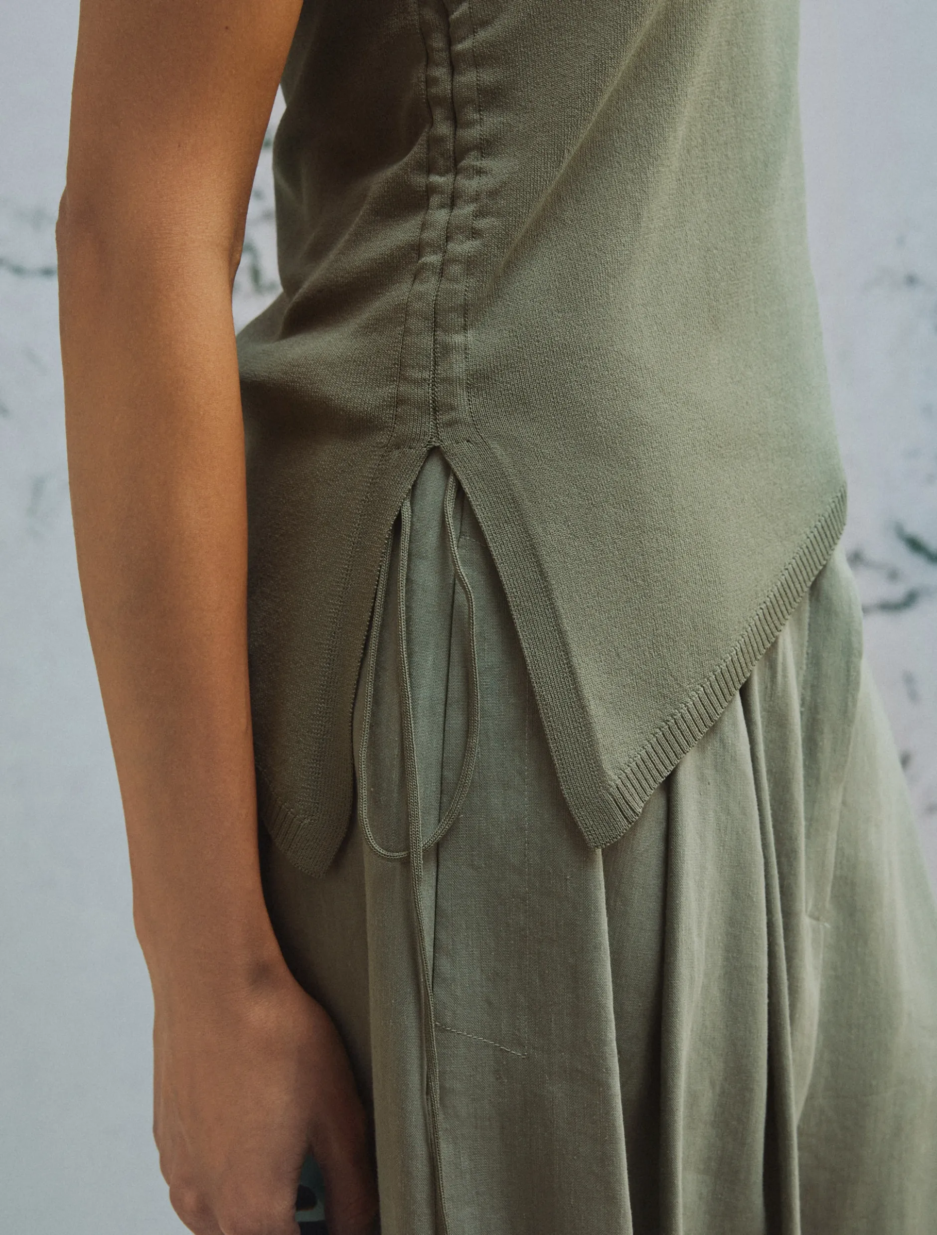Maglia asimmetrica con coulisse - VERDE