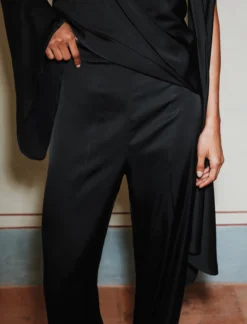 Pantalone ampio in raso stretch - NERO