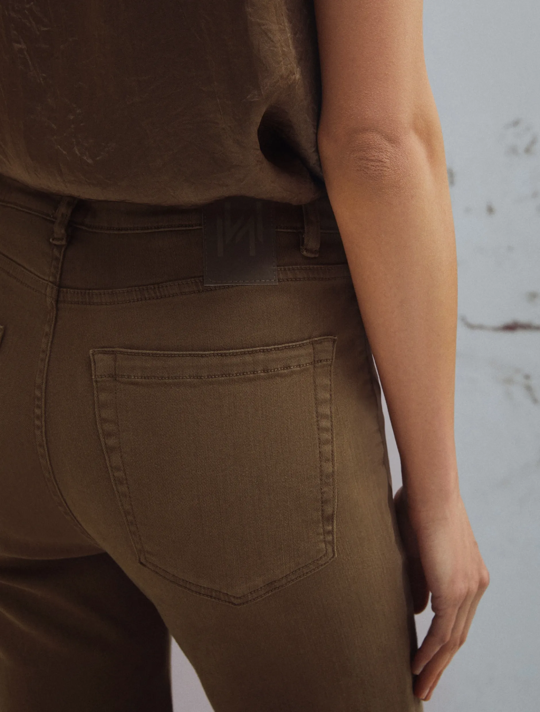 Pantalone 5 tasche flare crop - MARRONE
