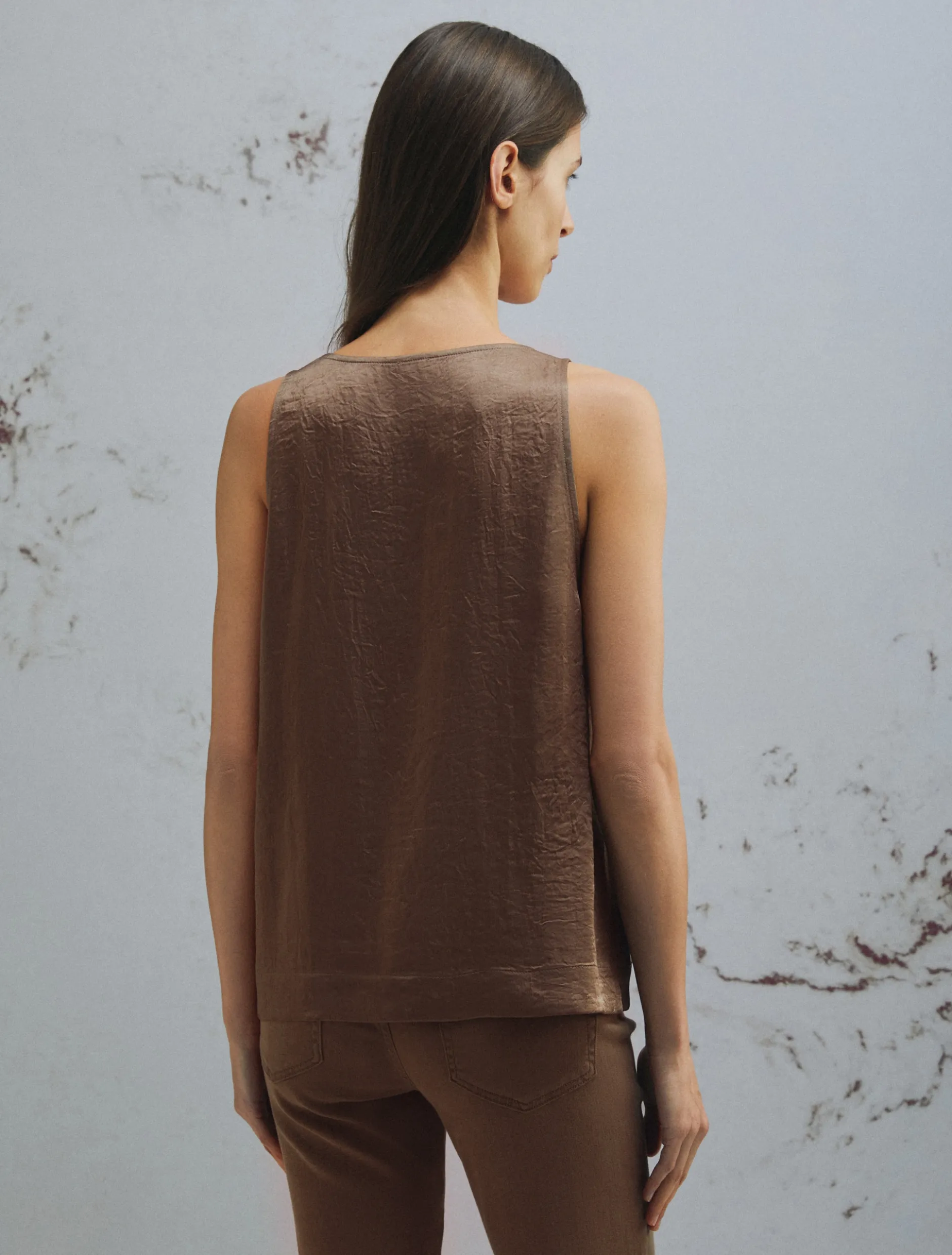 Top con fiore abbinato - MARRONE