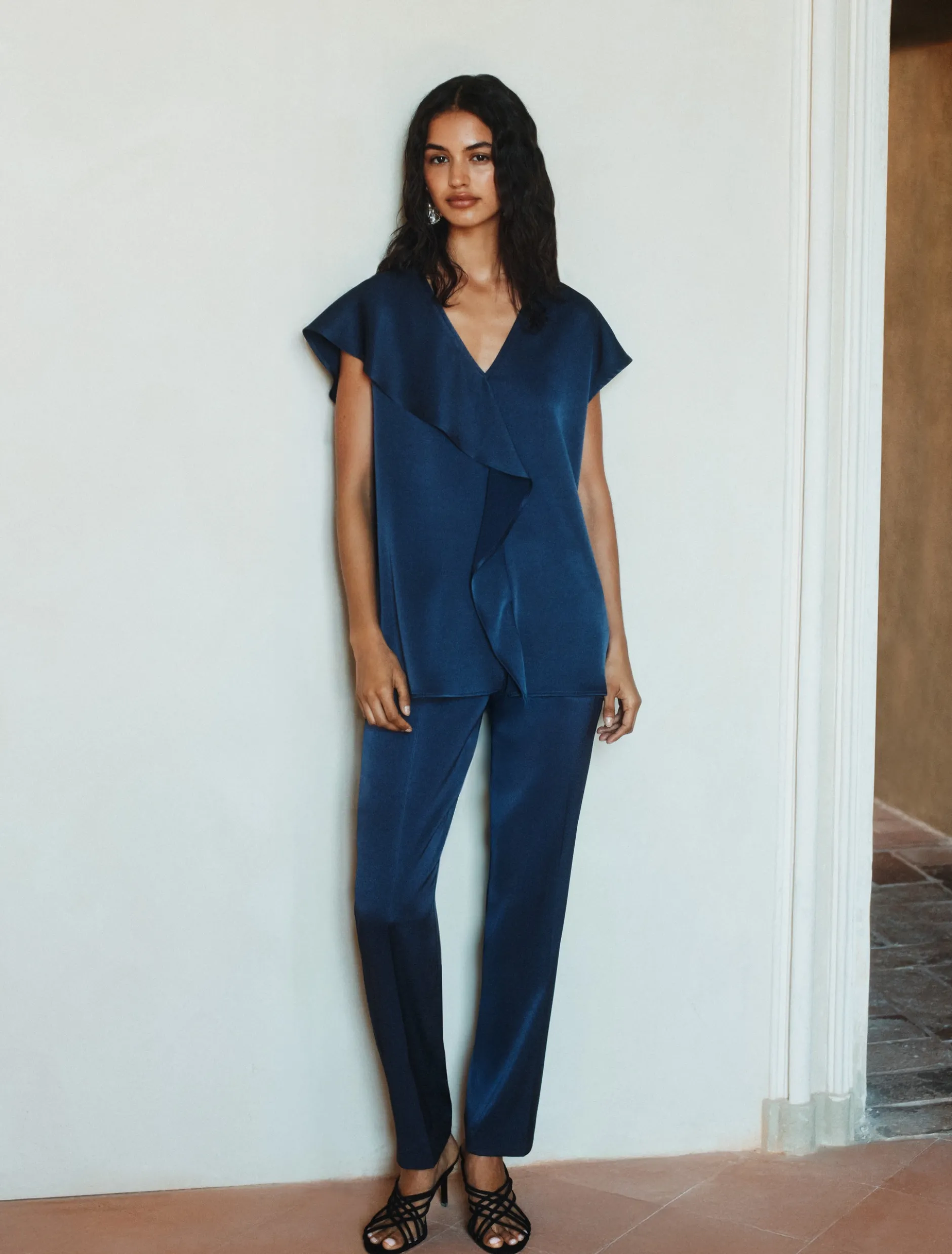 Top smanicato con volant - BLU
