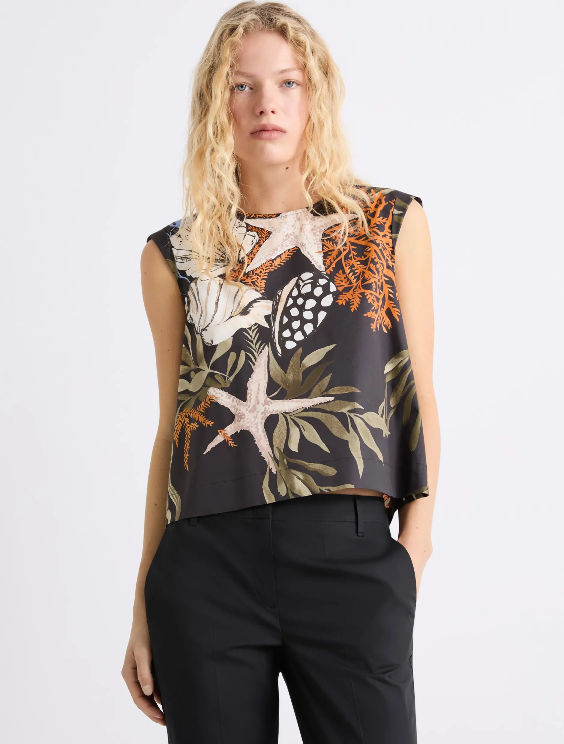 Top smanicato in cotone stretch - NERO