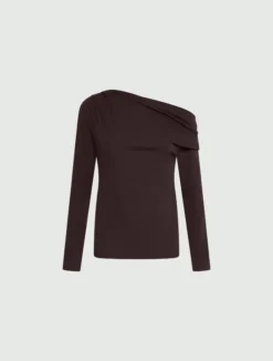 T-shirt con scollo asimmetrico - CIOCCOLATO